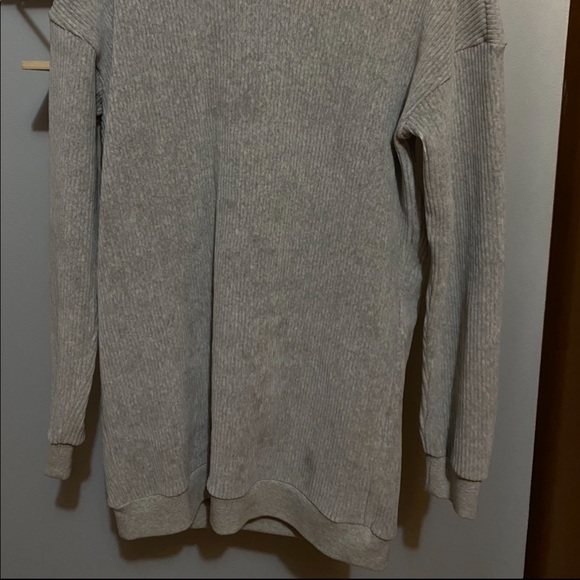 Looong Grey sweater in velourthat I use as a dress - Picture 2 of 2
